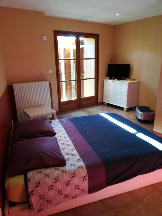 Chambres D'Hotes Le Clos Saint-Pierre-la-Palud ภายนอก รูปภาพ